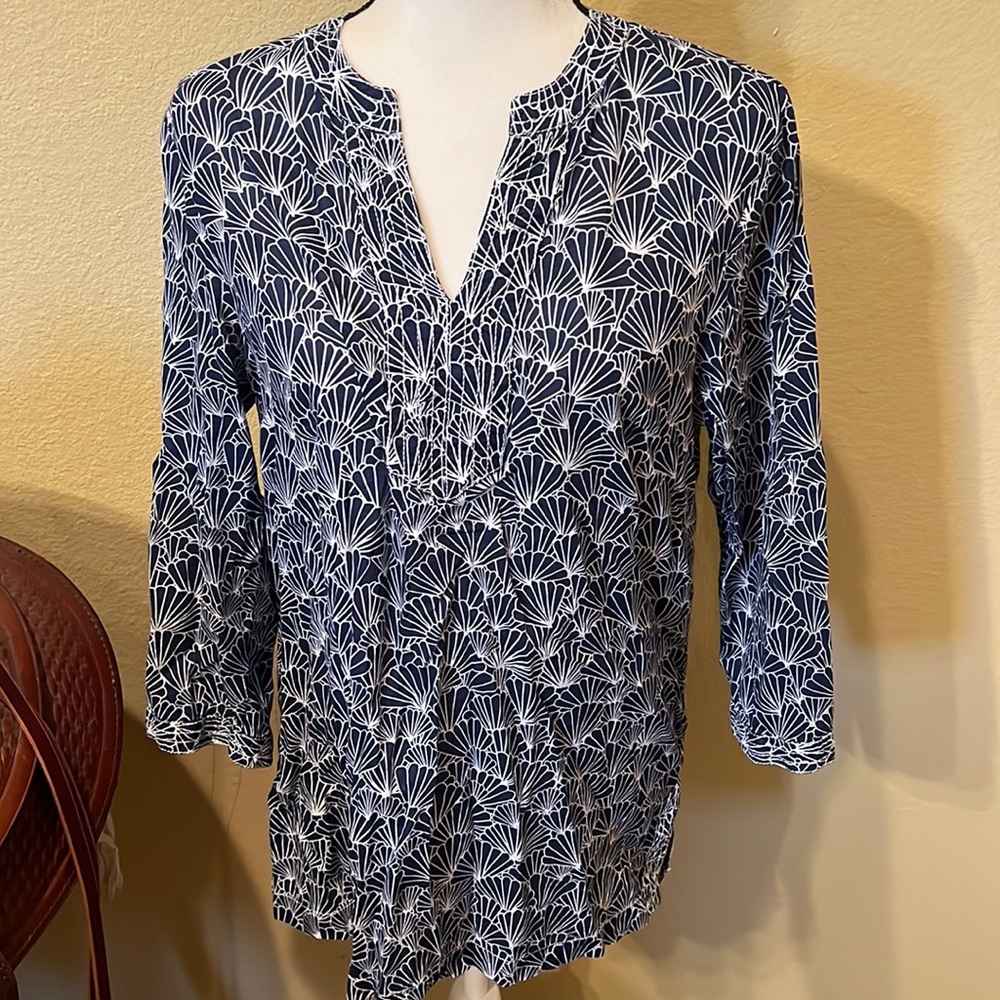 👚 LN Talbots brand women’s 100% cotton long sleeve shirt